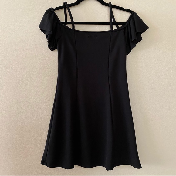 Black Off Shoulders Dress - Picture 5 of 6